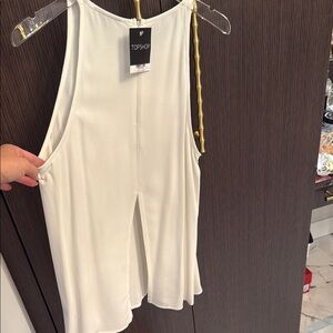 Topshop Ivory Sleeveless Blouse with a Back Slit M NEW